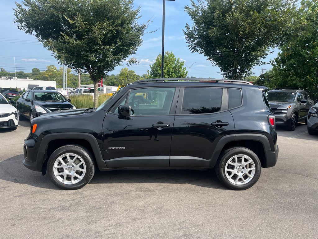 Used 2019 Jeep Renegade Latitude w/ Cold Weather Group AWD/4WD video 4