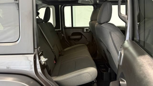 Used 2024 Jeep Wrangler Unlimited AWD/4WD image 25