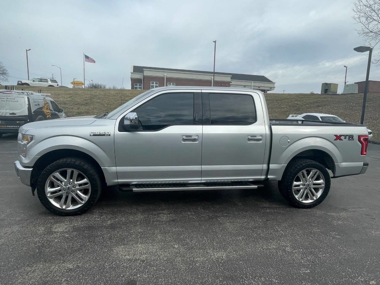 Used 2017 Ford F150 XLT w/ XTR Package image 3