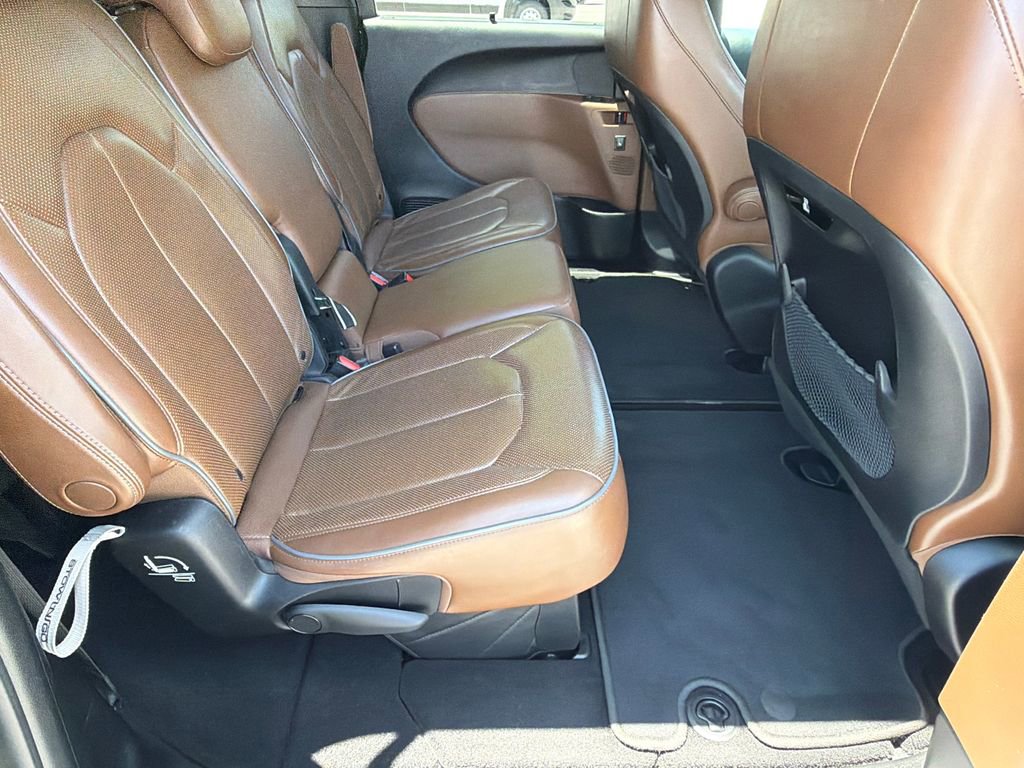 Used 2018 Chrysler Pacifica Limited FWD image 15