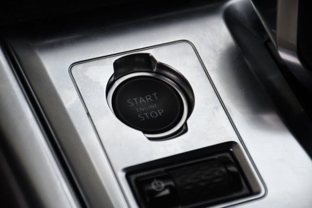 Used 2022 Jaguar XF R-Dynamic SE image 14