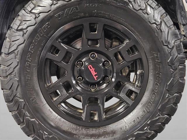 Used 2018 Toyota 4Runner TRD Off-Road Premium AWD/4WD image 22