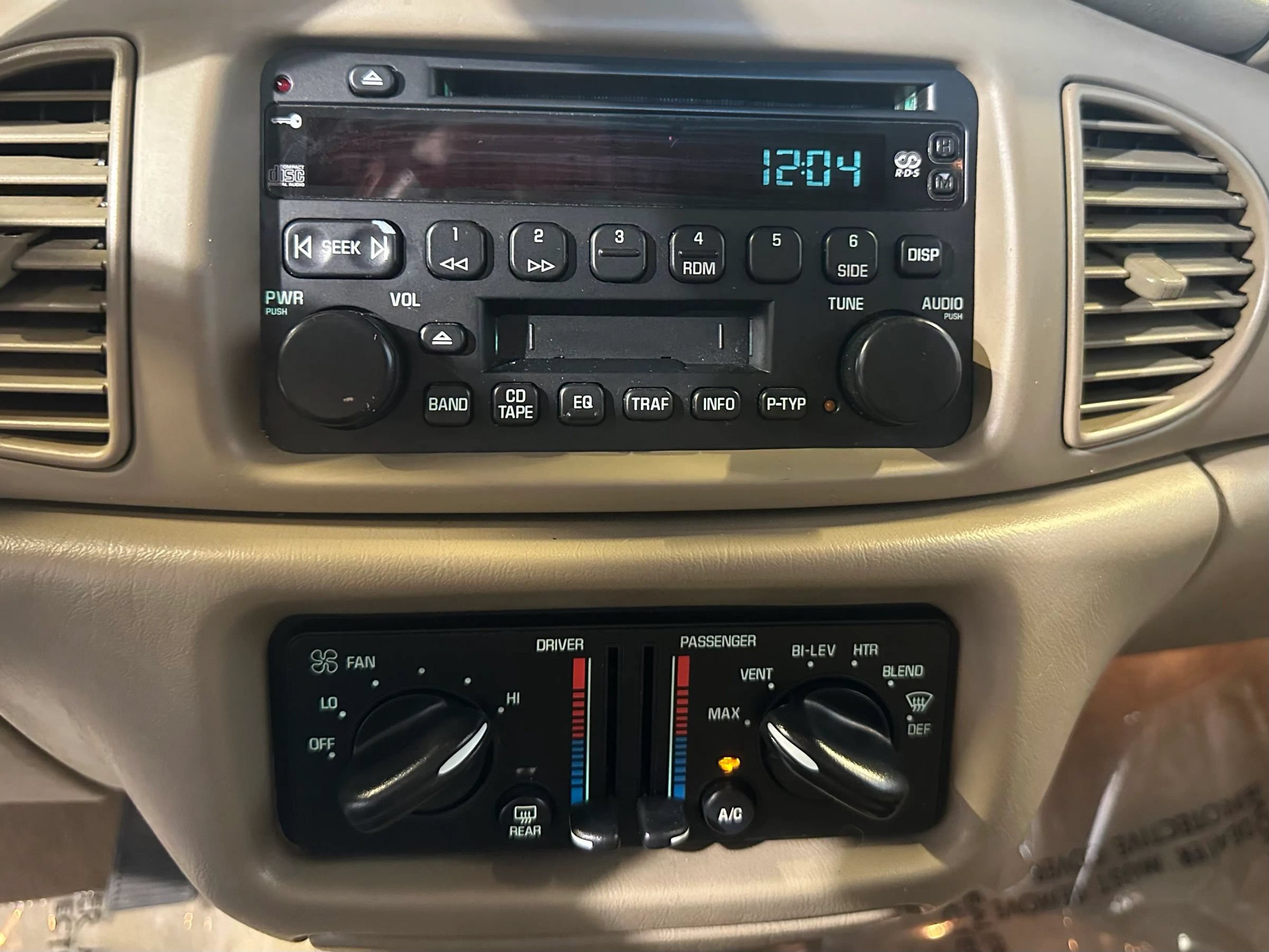 Used 2004 Buick Century Custom FWD image 18
