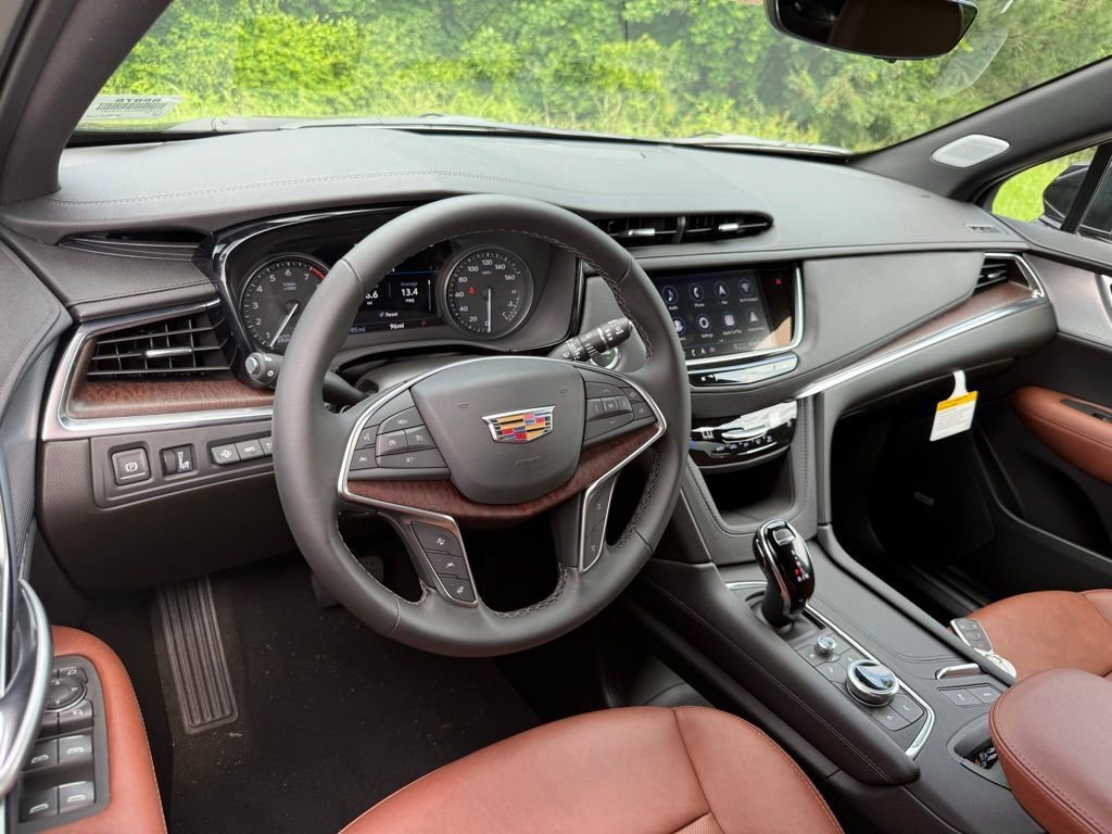 New 2026 Cadillac XT5 Premium Luxury w/ Driver Assist Package FWD image 3