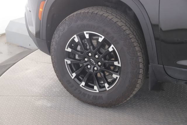 Used 2025 Chevrolet Traverse Z71 w/ LPO, Floor Liner Package AWD/4WD image 13