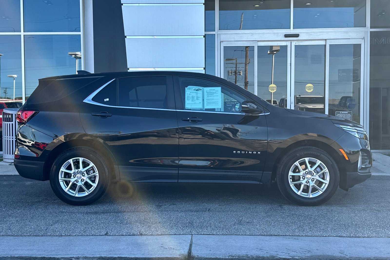 Used 2024 Chevrolet Equinox LT image 3