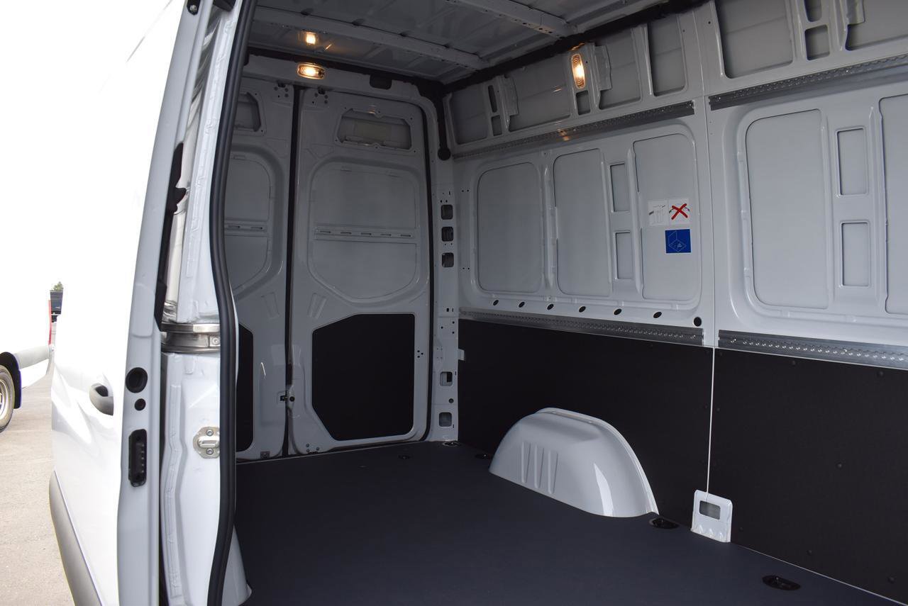 New 2025 Mercedes-Benz Sprinter 2500 image 9