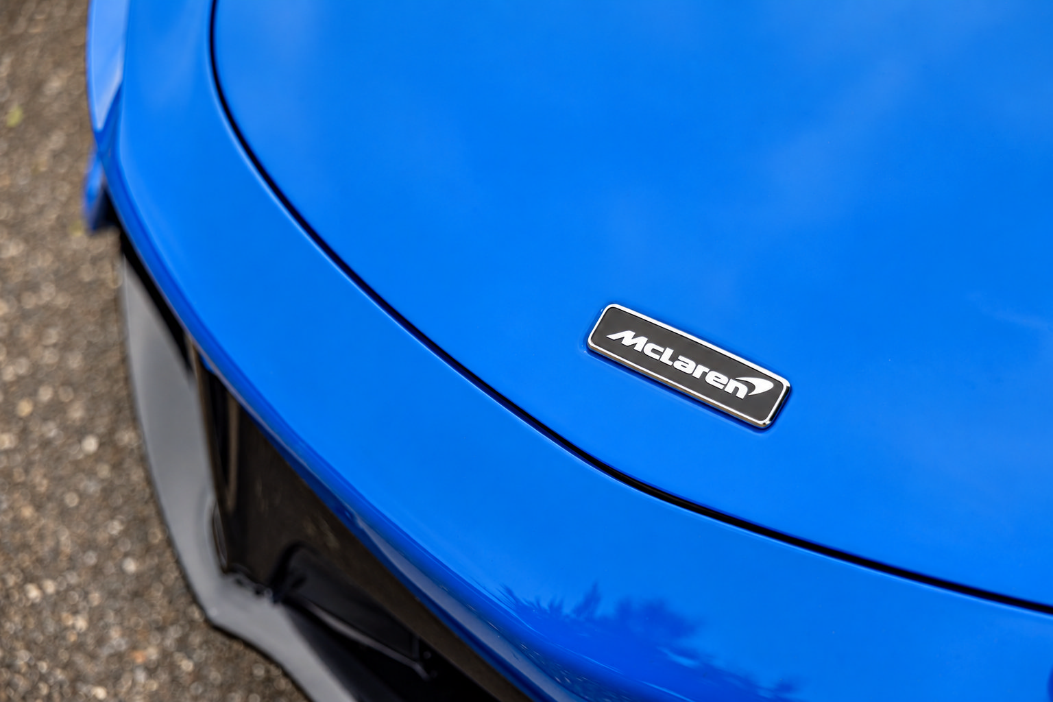 Used 2024 McLaren Artura RWD image 35