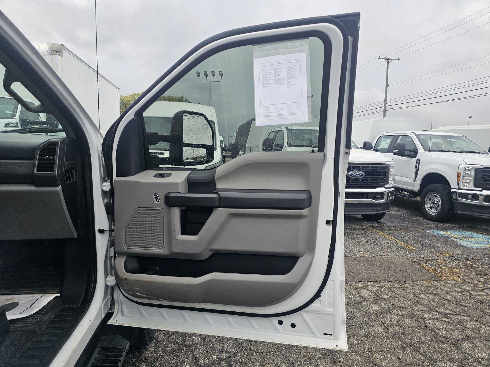 Used 2019 Ford F550 4x4 Regular Cab Super Duty image 14