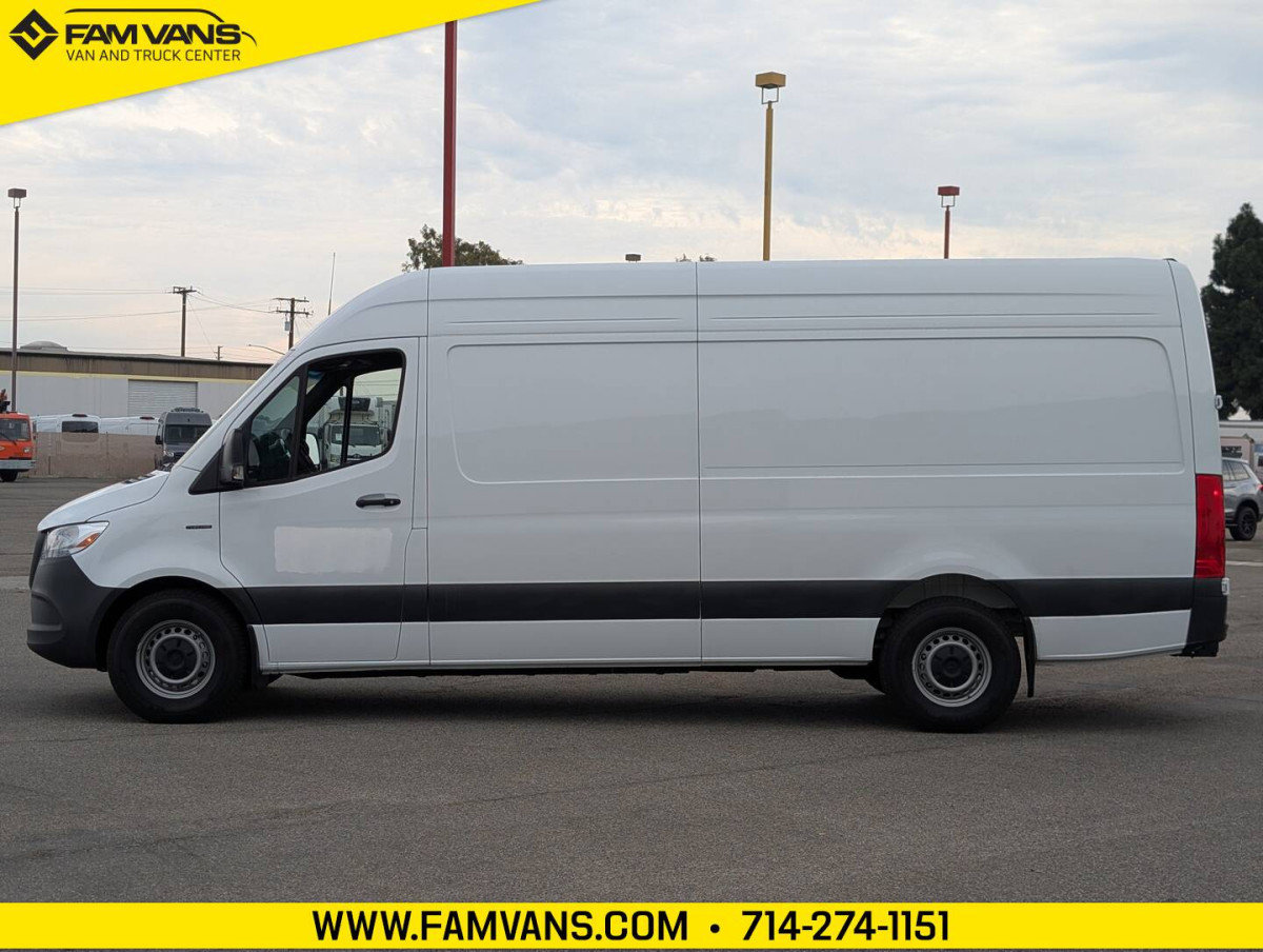 Used 2024 Mercedes-Benz eSprinter 170 Cargo image 5
