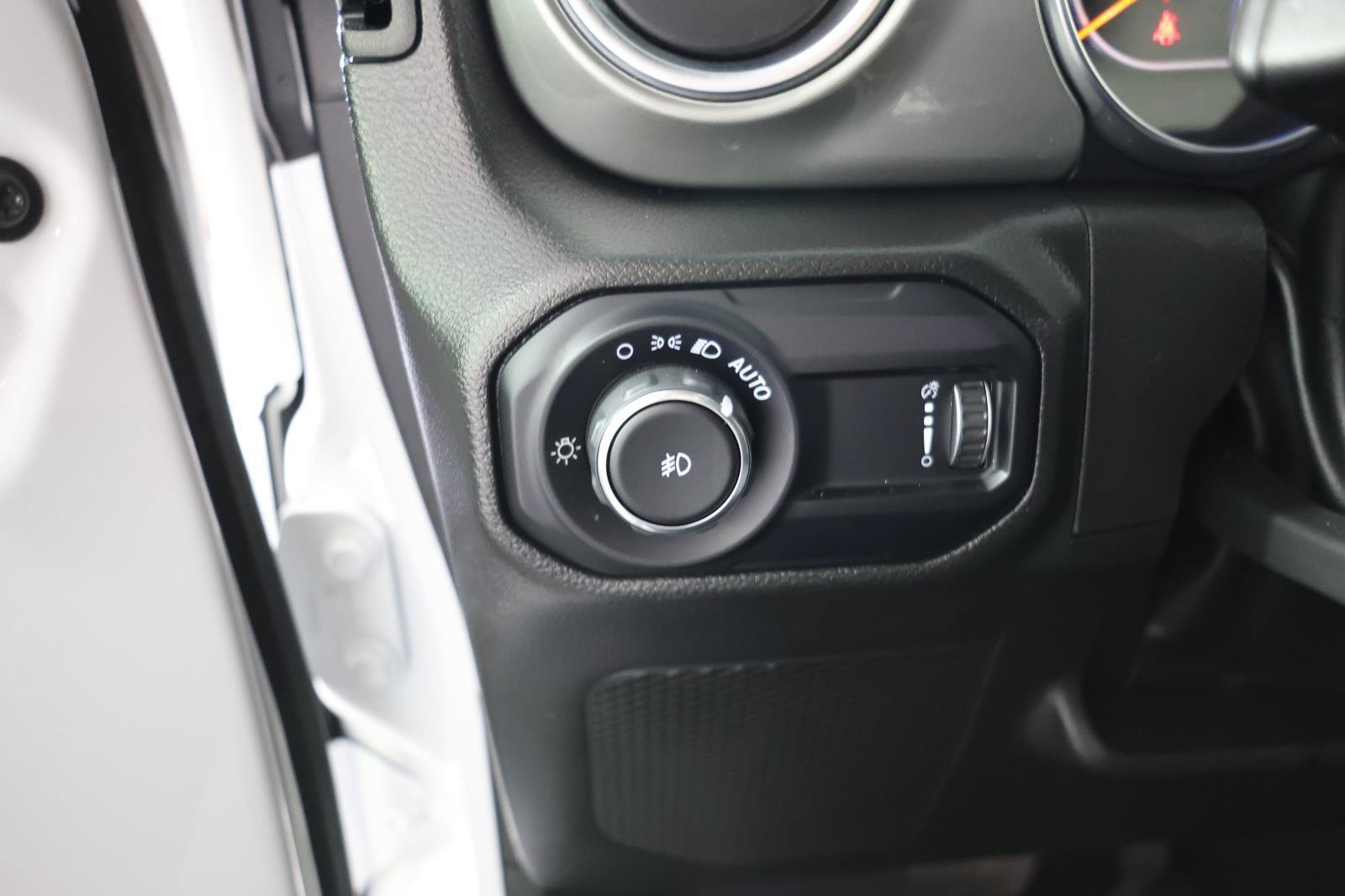 Used 2023 Jeep Wrangler Unlimited Sahara w/ LED Lighting Group AWD/4WD image 21