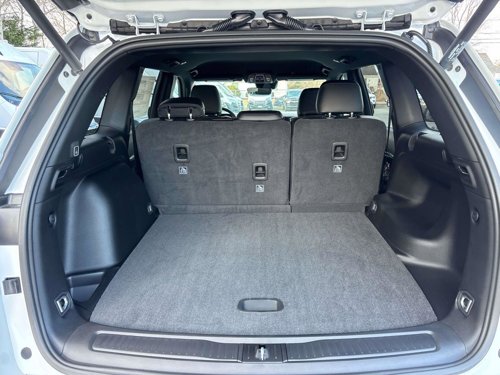 New 2025 Jeep Grand Cherokee Limited w/ Black Appearance Package image 4