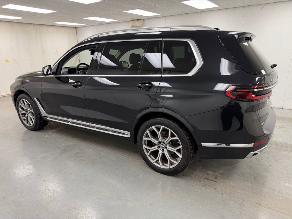 Used 2024 BMW X7 xDrive40i image 3
