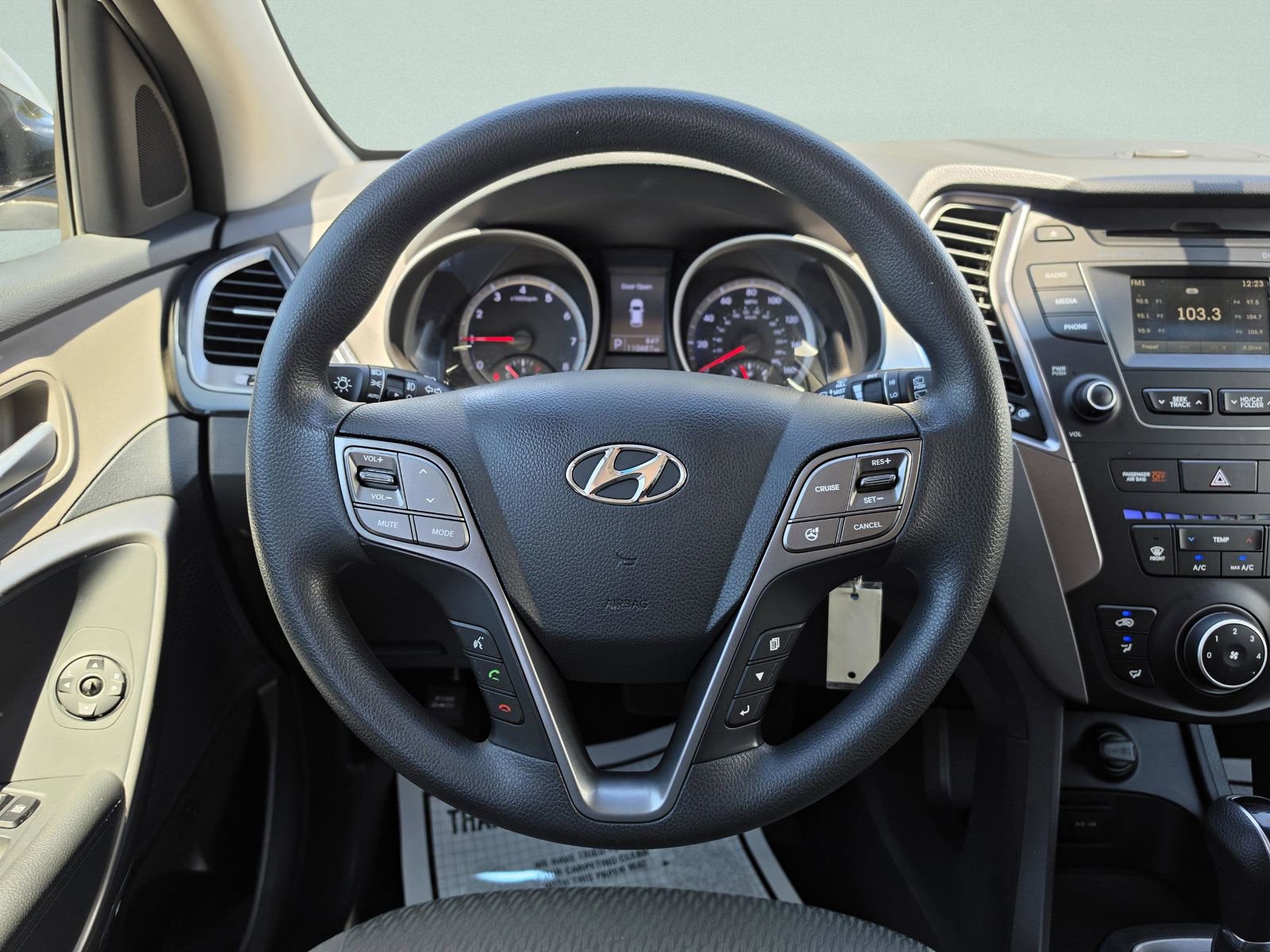 Used 2016 Hyundai Santa Fe SE AWD/4WD image 16