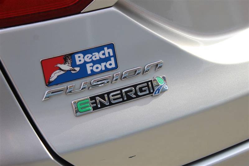 Used 2014 Ford Fusion Energi SE FWD image 16
