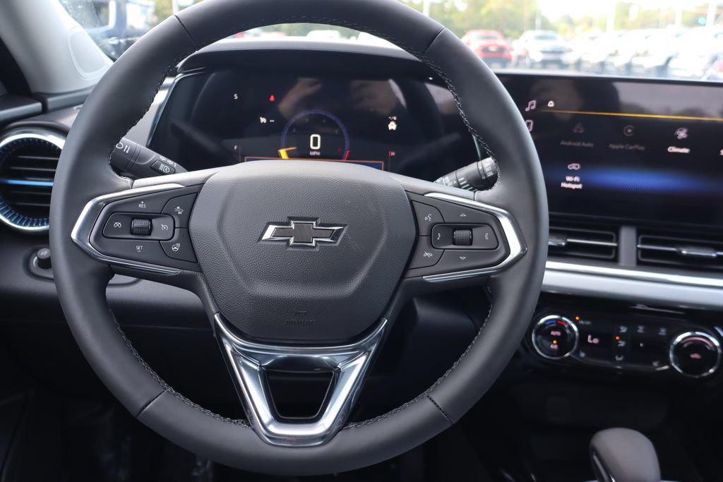New 2026 Chevrolet Trax LT w/ Midnight Edition FWD image 7