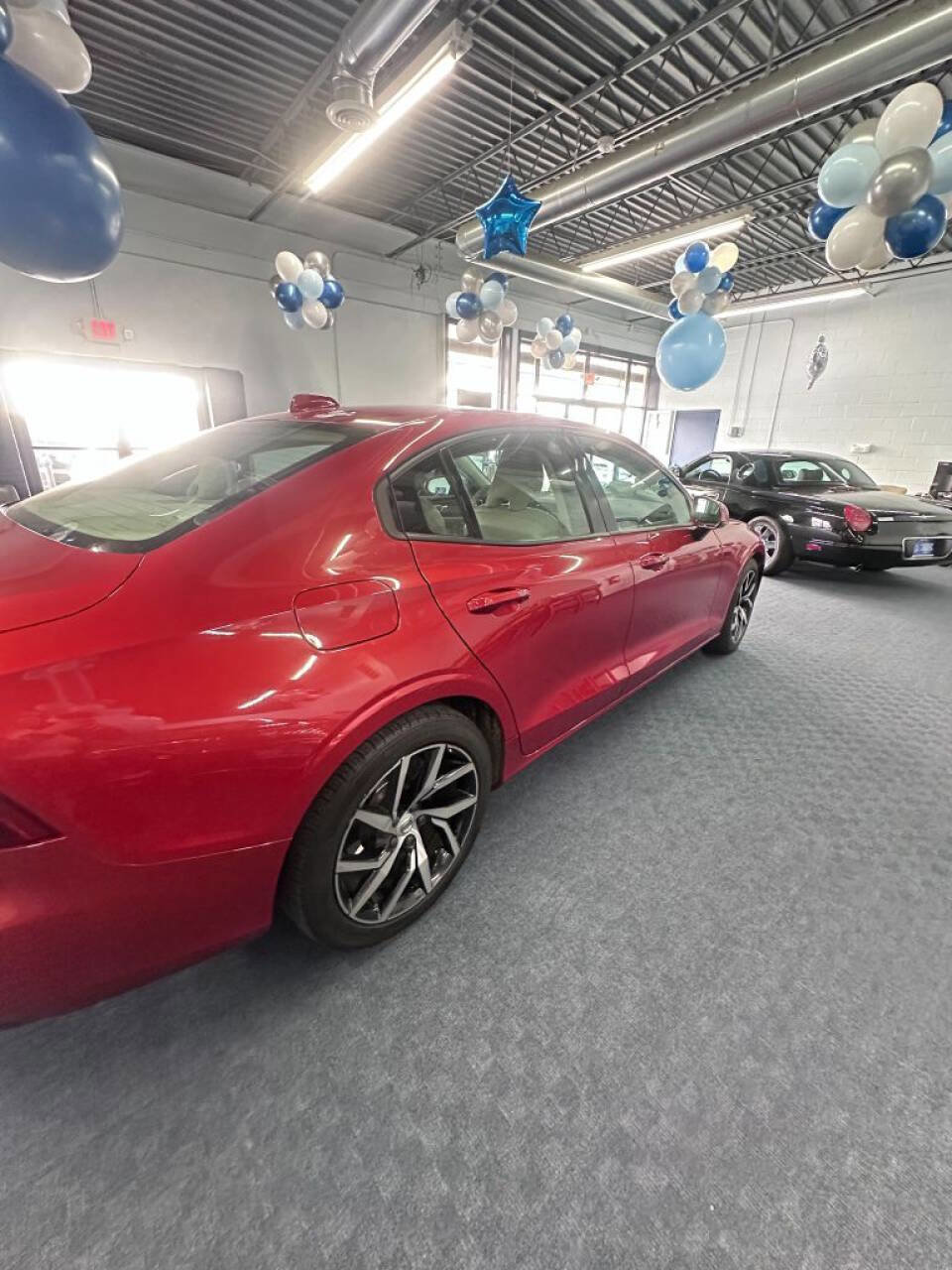 Used 2020 Volvo S60 T5 Momentum image 7