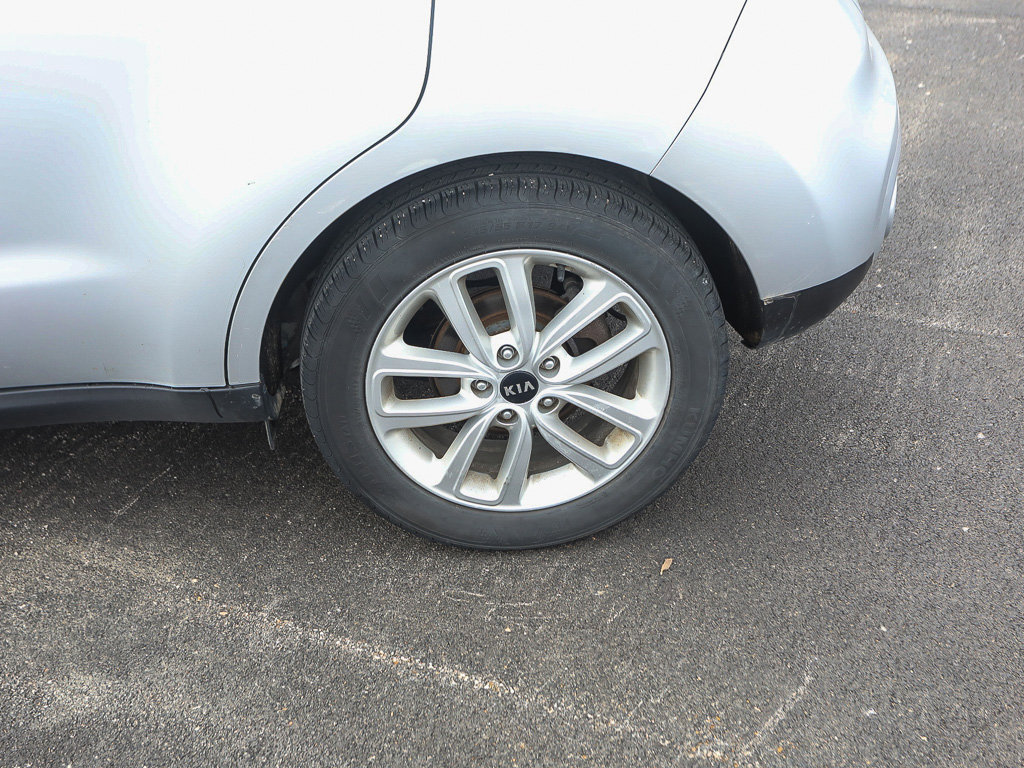 Used 2018 Kia Soul + image 4