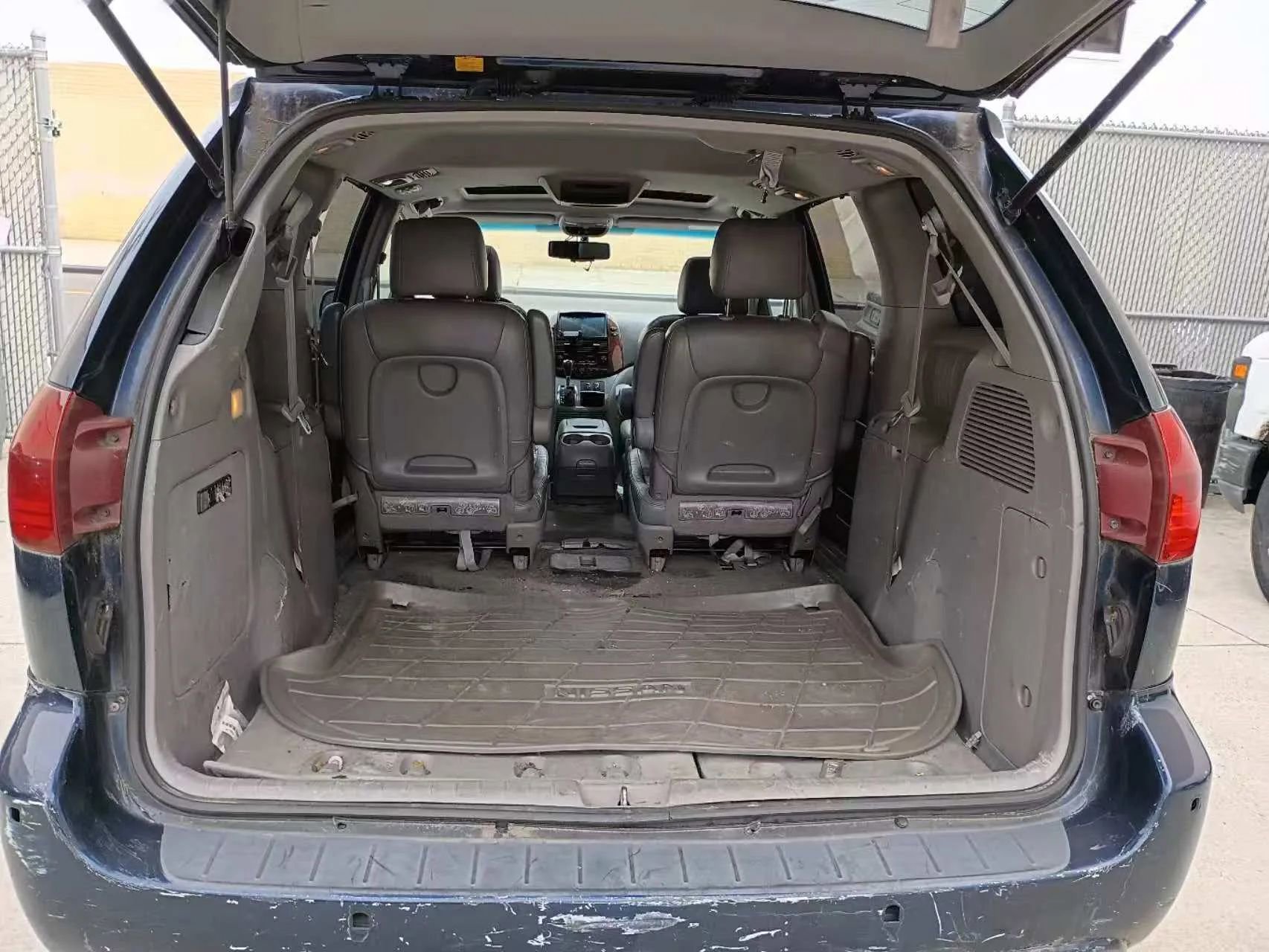 Used 2004 Toyota Sienna XLE image 17