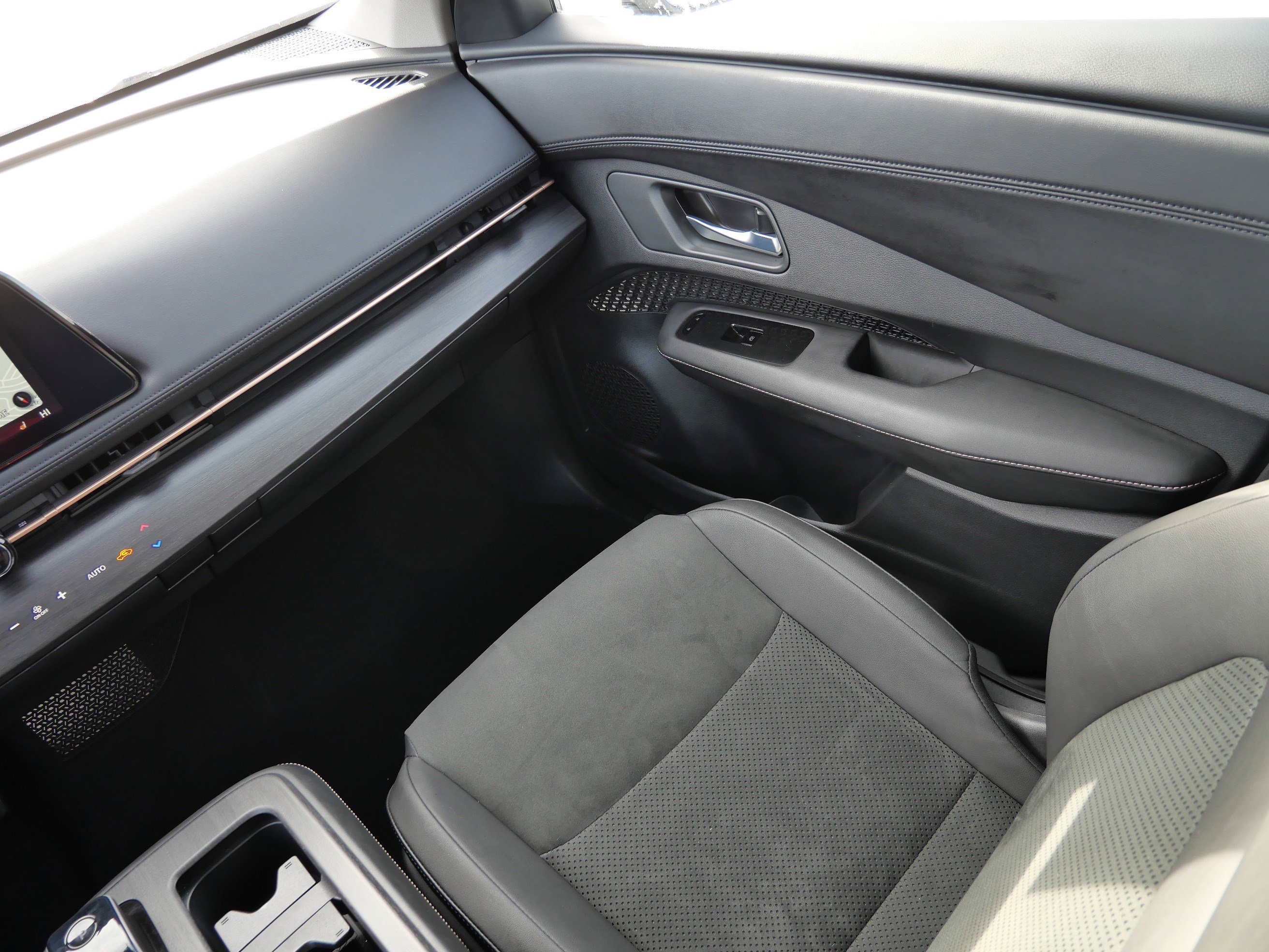 Used 2023 Nissan Ariya ENGAGE+ image 11