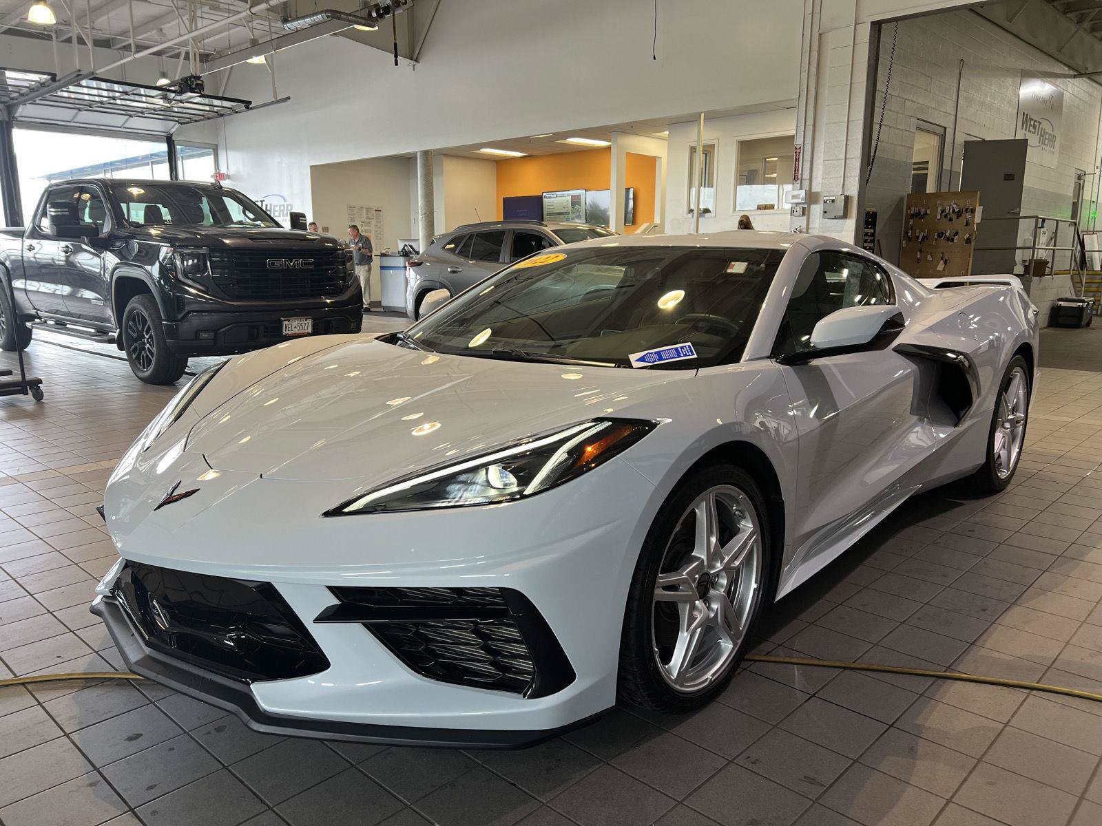 Used 2022 Chevrolet Corvette Stingray Coupe w/ Z51 Performance Package RWD image 6