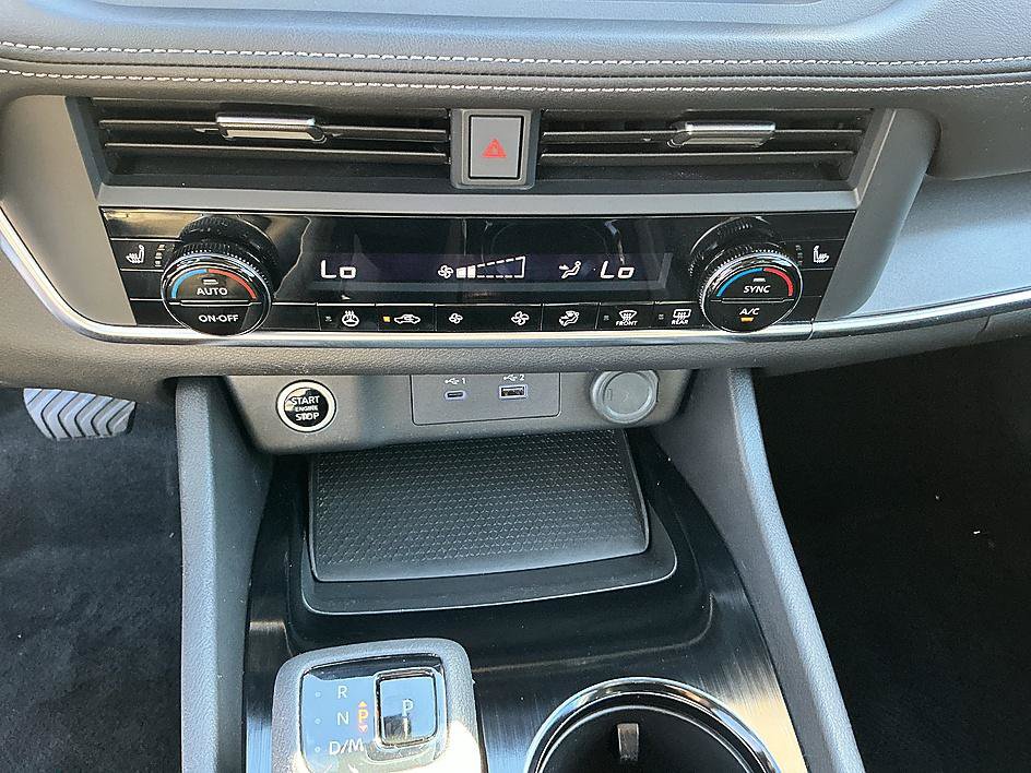 Certified 2023 Nissan Rogue SV w/ SV Premium B Package AWD/4WD image 18
