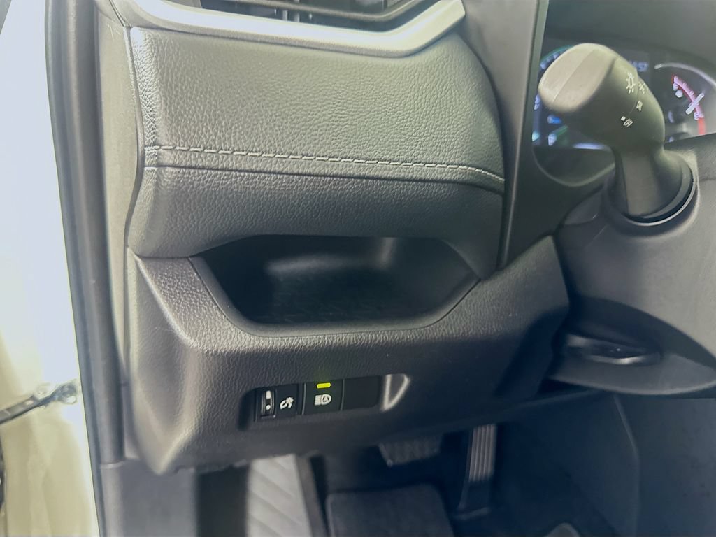 Certified 2025 Toyota RAV4 LE FWD image 9