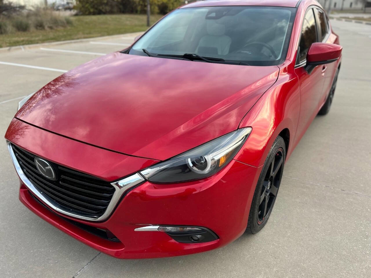 Used 2017 MAZDA MAZDA3 Grand Touring image 2