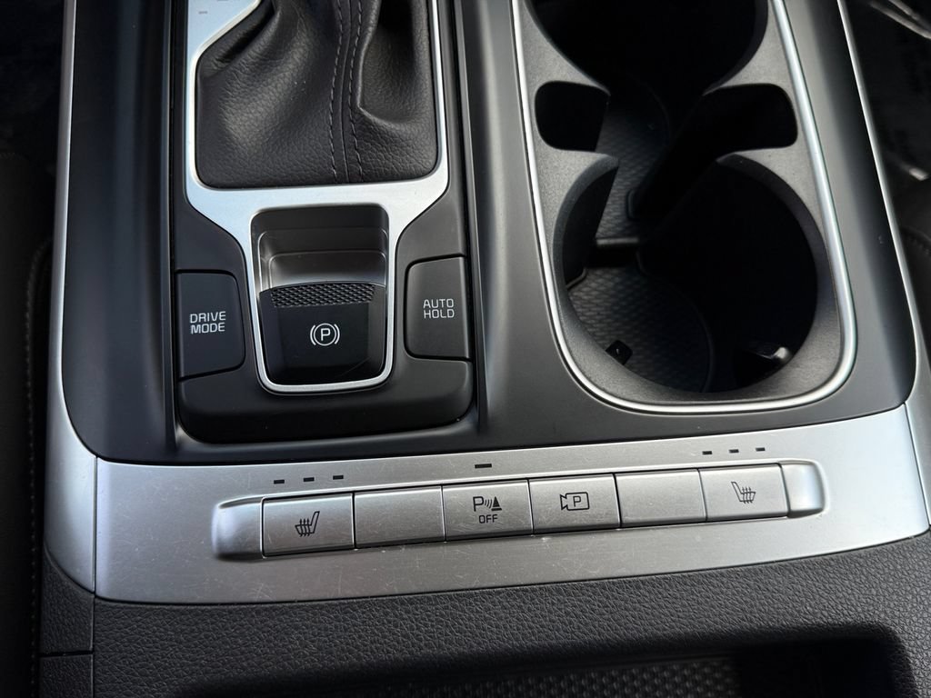 Used 2024 Kia Carnival LX FWD image 20