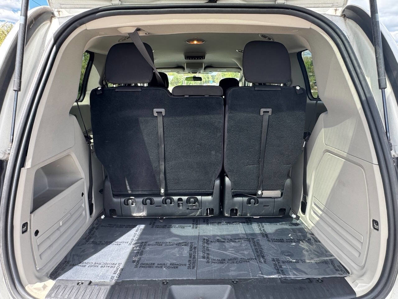 Used 2018 Dodge Grand Caravan SE FWD image 14