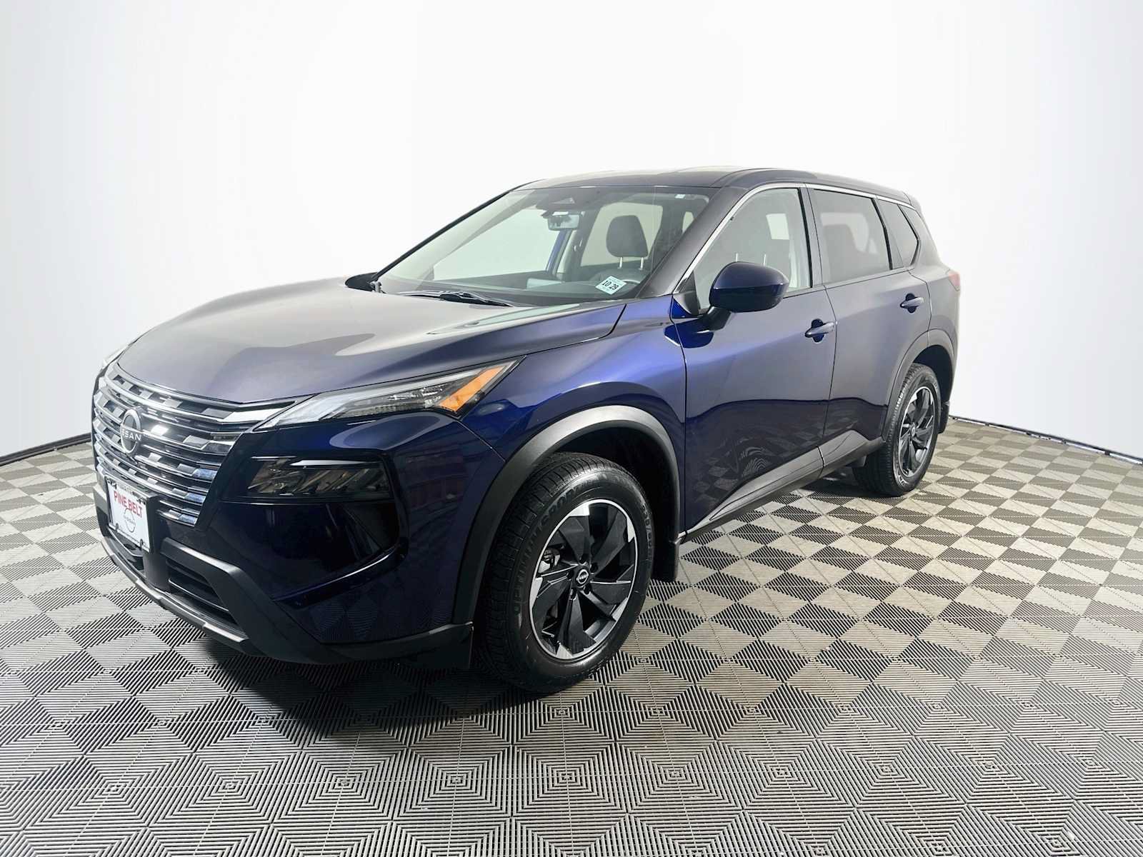 Used 2024 Nissan Rogue SV AWD/4WD image 1