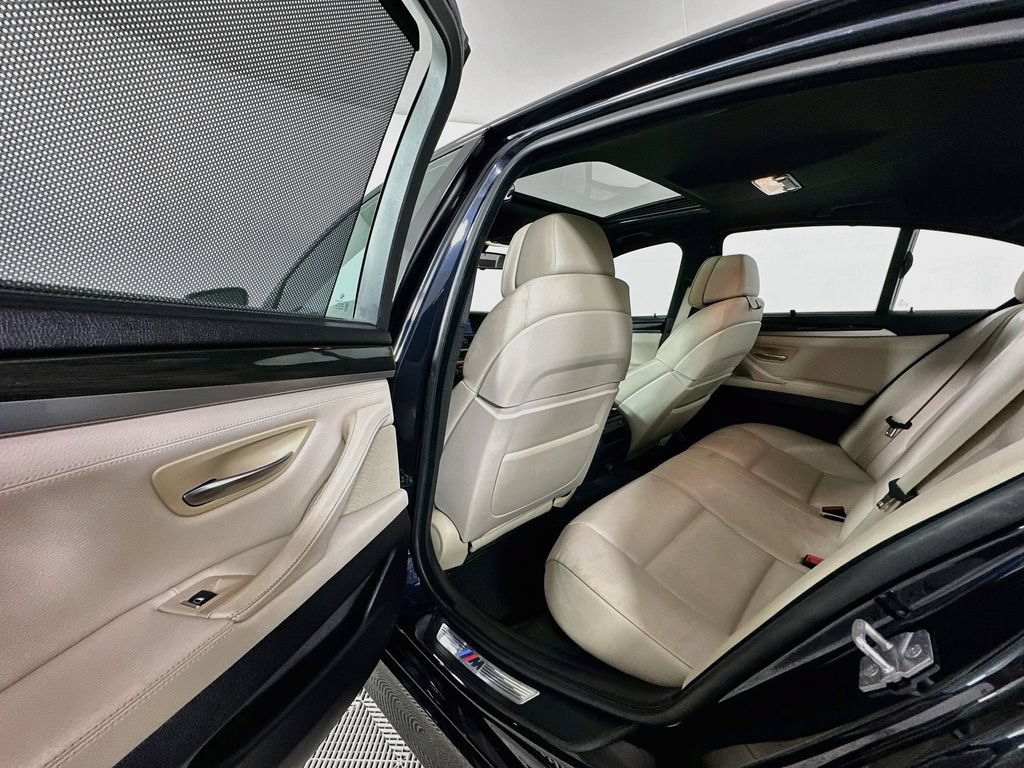 Used 2011 BMW 550i xDrive Sedan AWD/4WD image 17