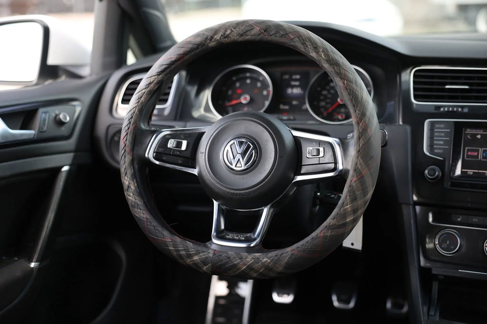 Used 2015 Volkswagen GTI S FWD image 32