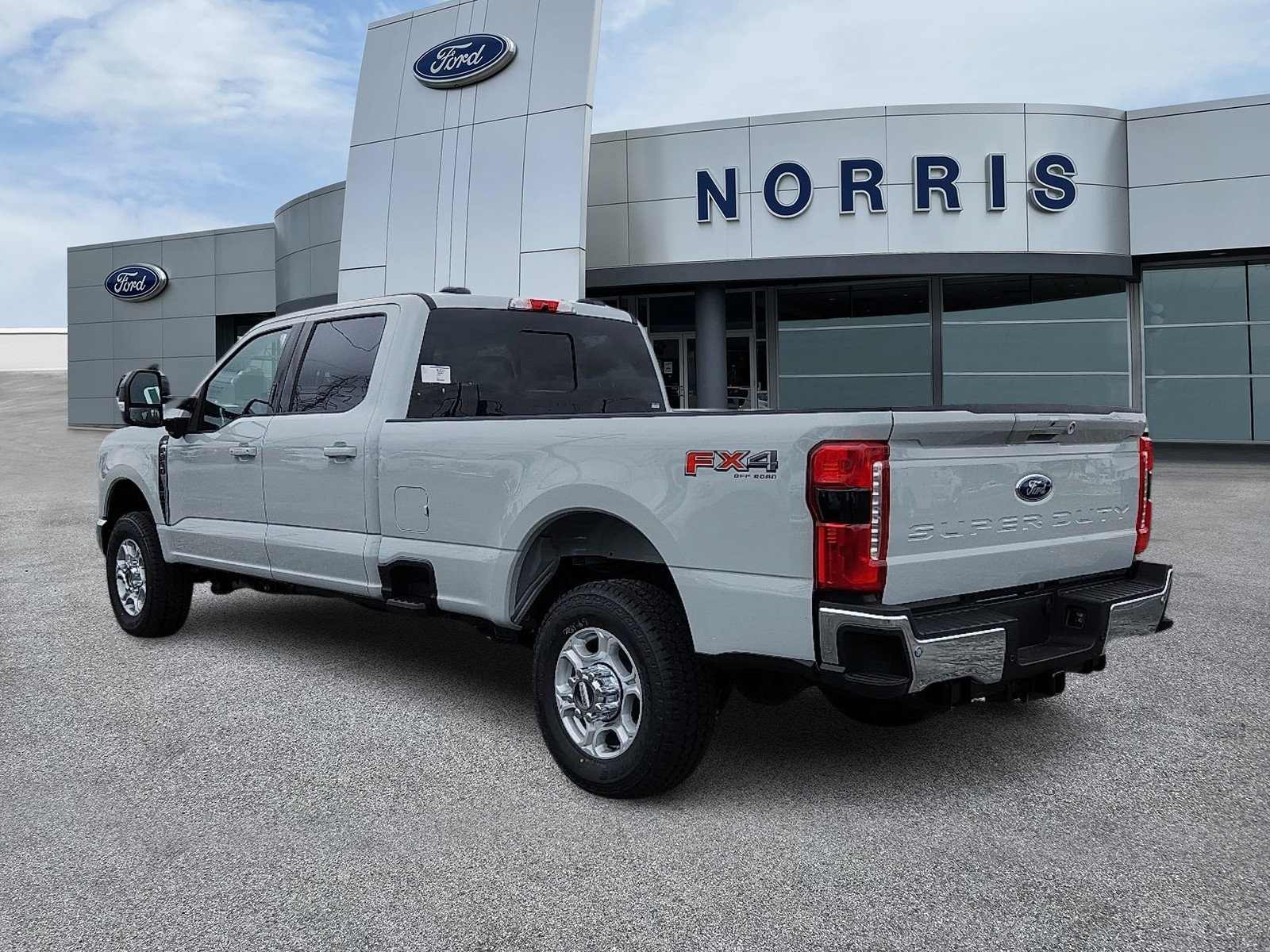 New 2026 Ford F350 XLT w/ XLT Premium Package AWD/4WD image 3