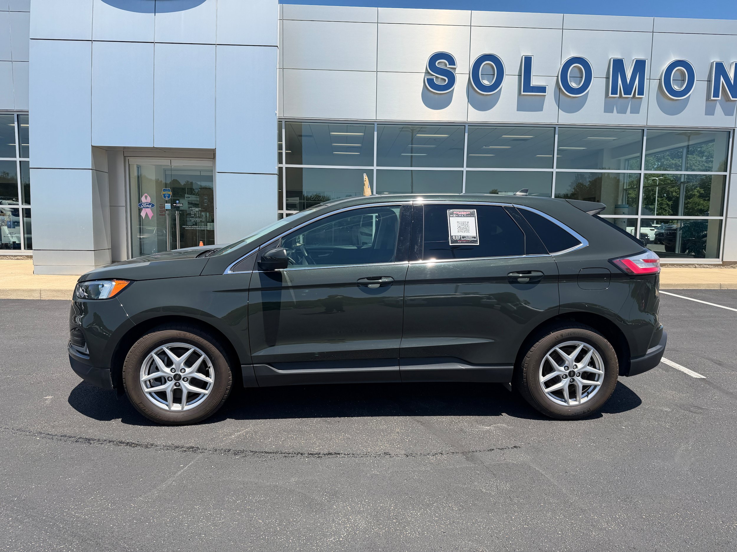 Certified 2024 Ford Edge SEL w/ Convenience Package AWD/4WD image 9