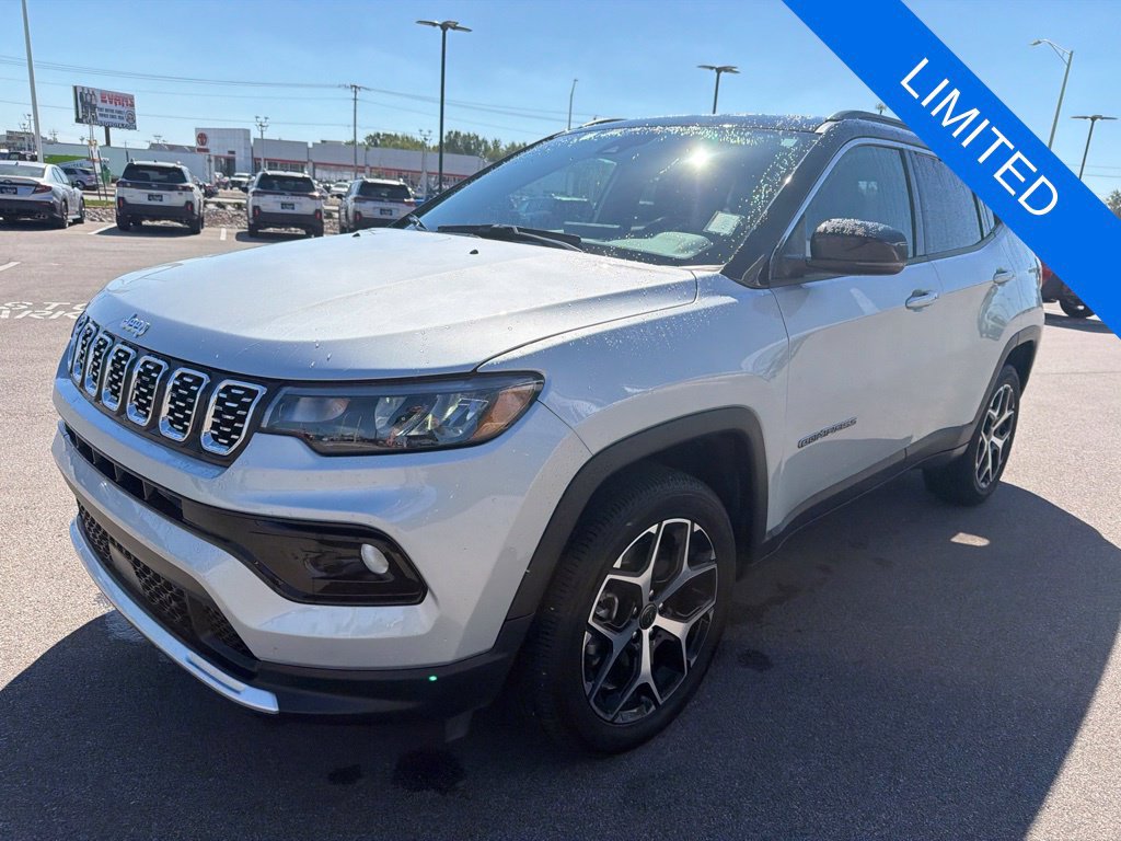 Used 2025 Jeep Compass Limited w/ Sun & Sound Group AWD/4WD image 3