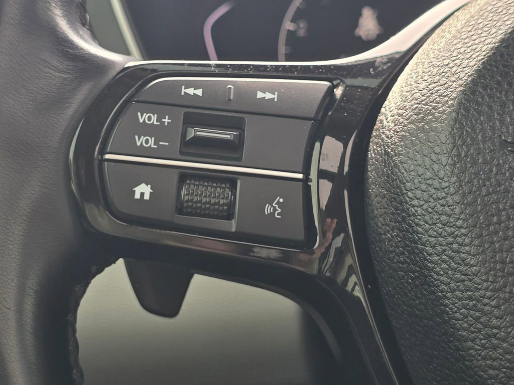 Used 2025 Honda Pilot Touring image 35