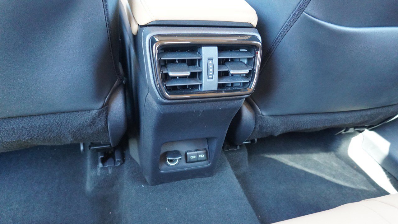 Used 2024 Lexus NX 250 FWD w/ Towing Package (2000 Lbs) image 32