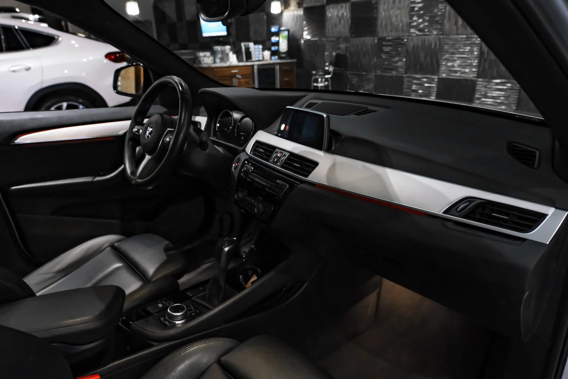 Used 2019 BMW X1 sDrive28i w/ M Sport Package FWD image 9