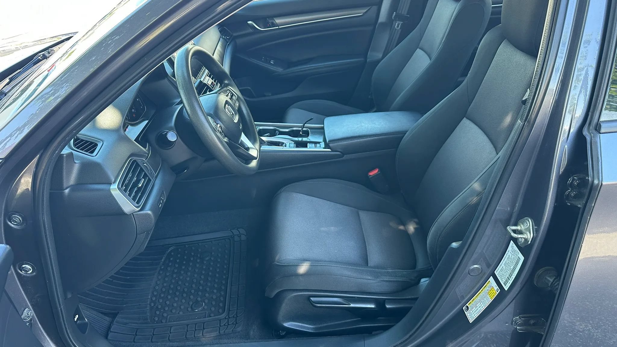 Used 2018 Honda Accord LX image 9