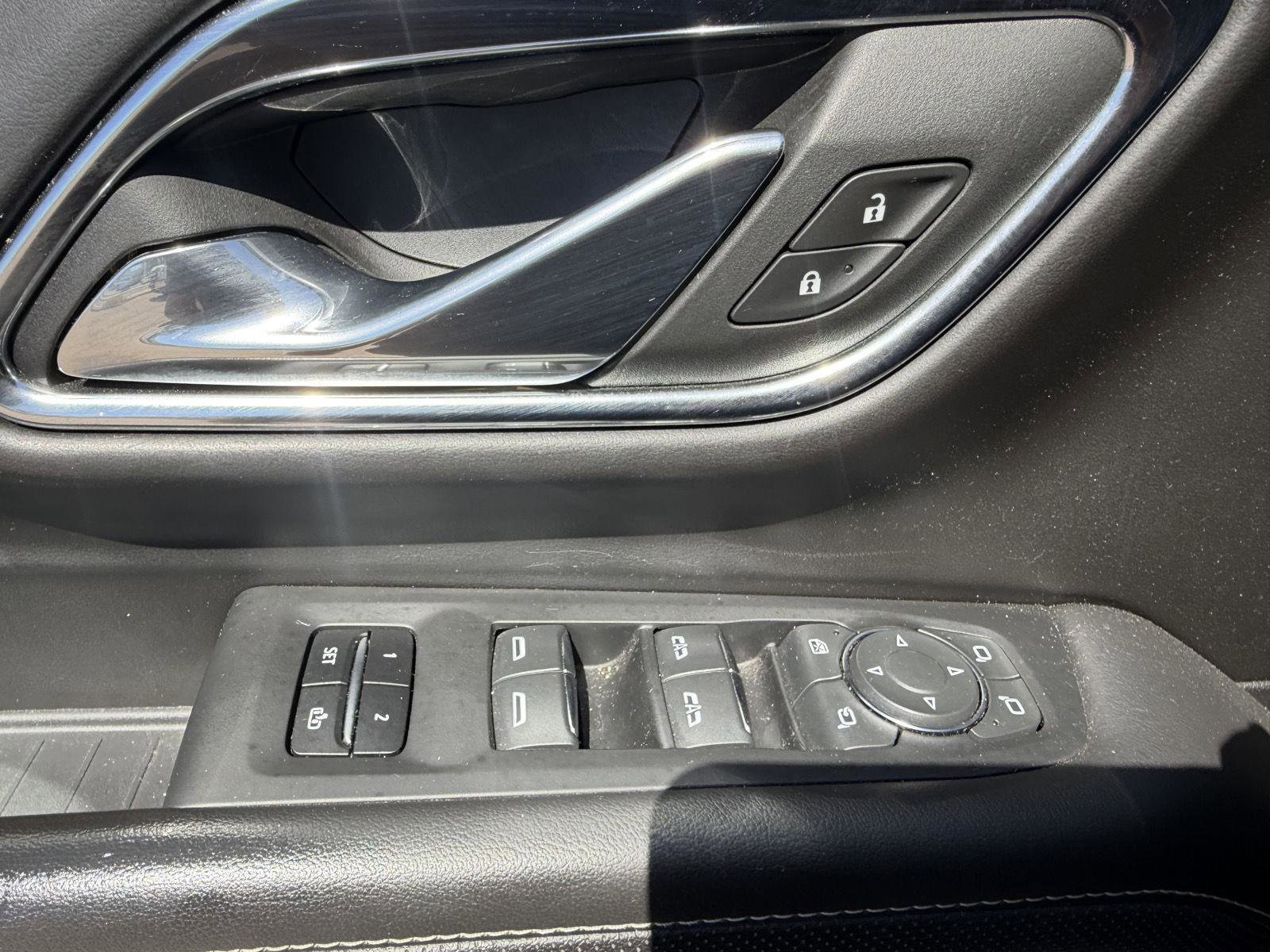 Used 2023 Chevrolet Suburban Premier RWD image 17