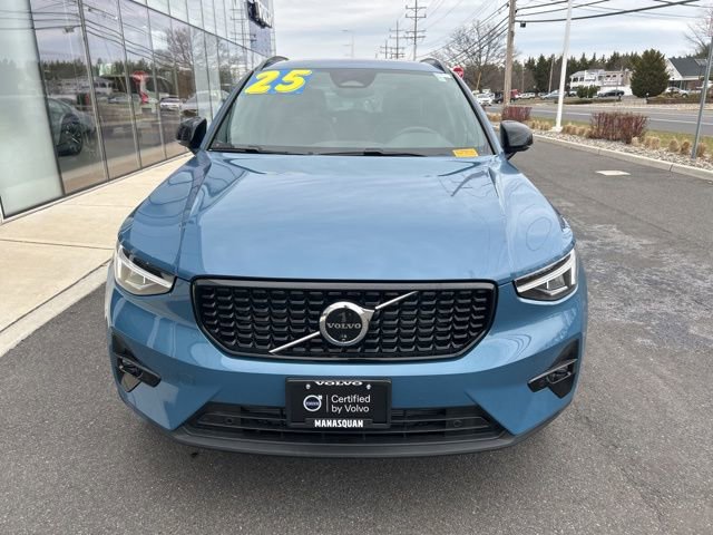 Certified 2025 Volvo XC40 B5 Plus image 7