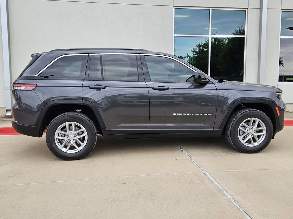 New 2026 Jeep Grand Cherokee Laredo X AWD/4WD image 2