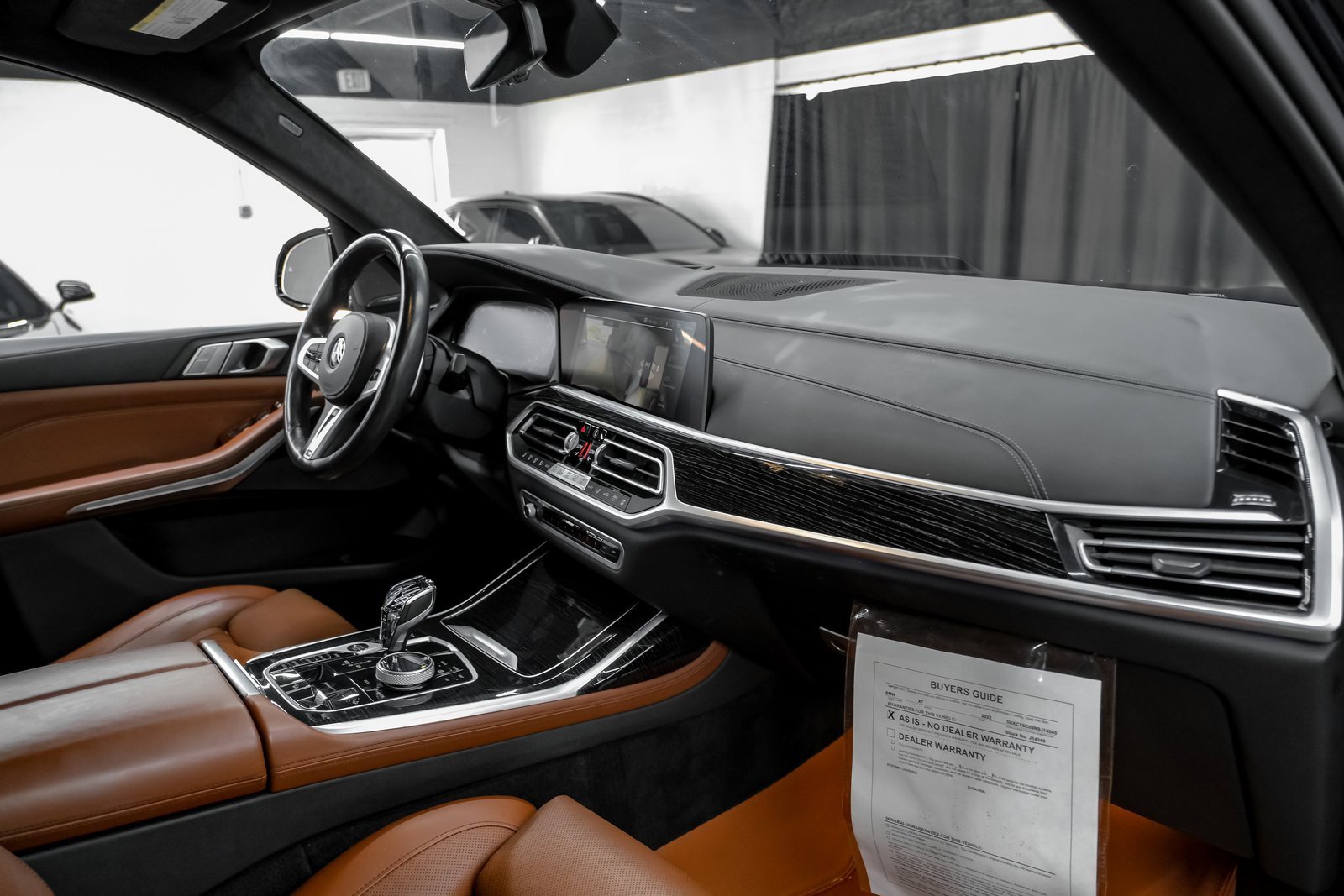 Used 2022 BMW X7 M50i w/ Executive Package image 17