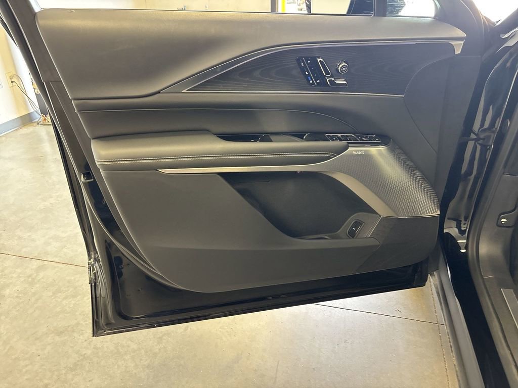 New 2025 Cadillac Lyriq Luxury image 27