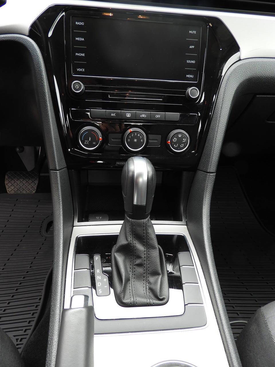 Used 2021 Volkswagen Passat 2.0T S w/ Luggage Net & Mats Package image 38