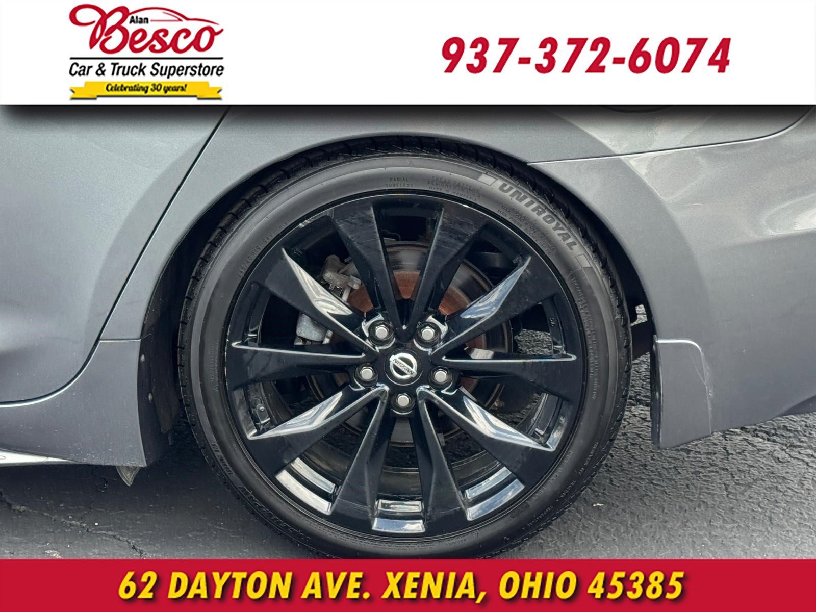 Used 2021 Nissan Maxima SR w/ Sport Mat Group FWD image 6