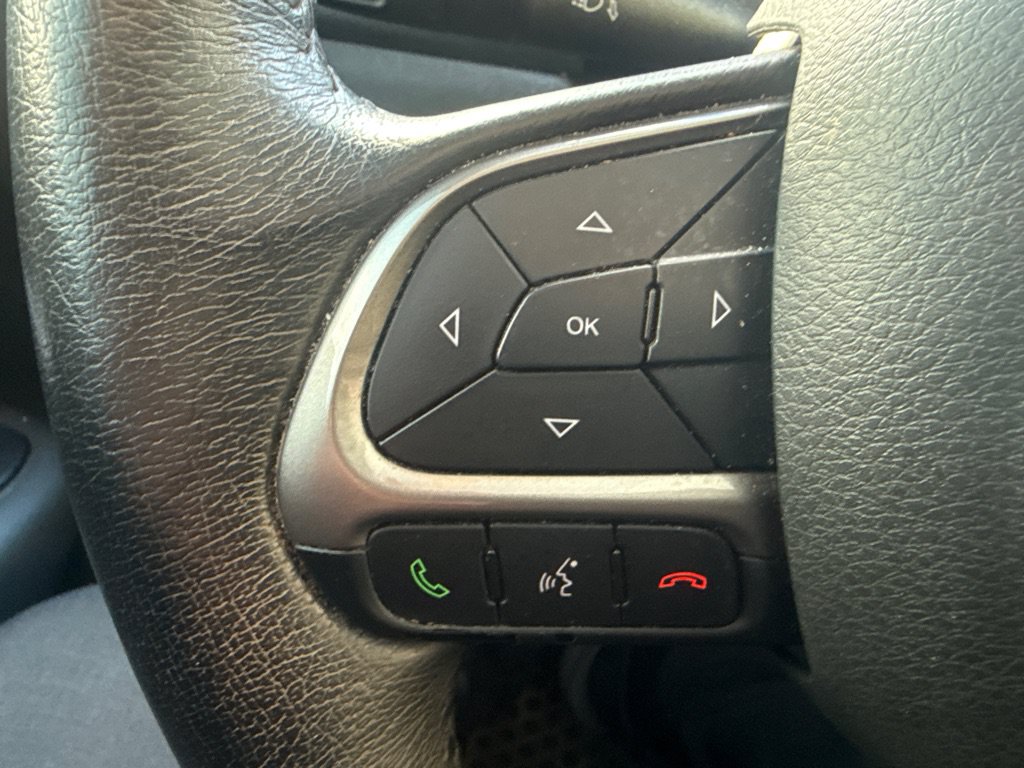 Used 2022 Jeep Renegade Limited w/ Sun, Sound & Wheels Group AWD/4WD image 19