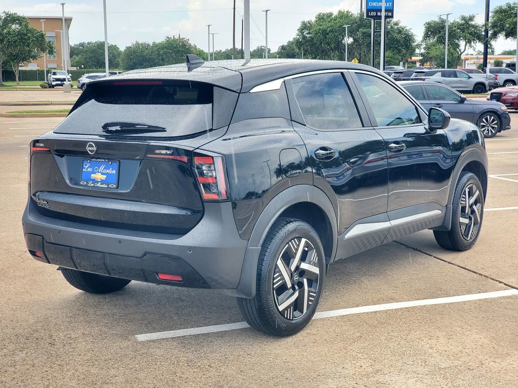 Used 2025 Nissan Kicks SV FWD image 3