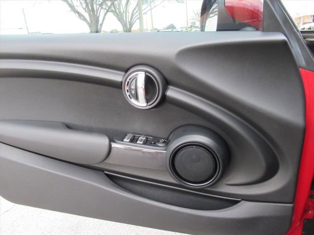 Used 2016 MINI Cooper Convertible image 15